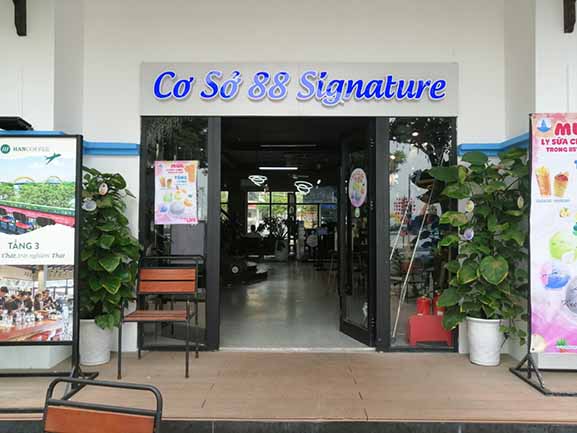 Thi Công Bảng Hiệu Shop Sữa