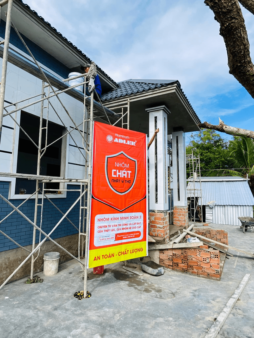 Thi Công Biển Treo Cửa Hàng