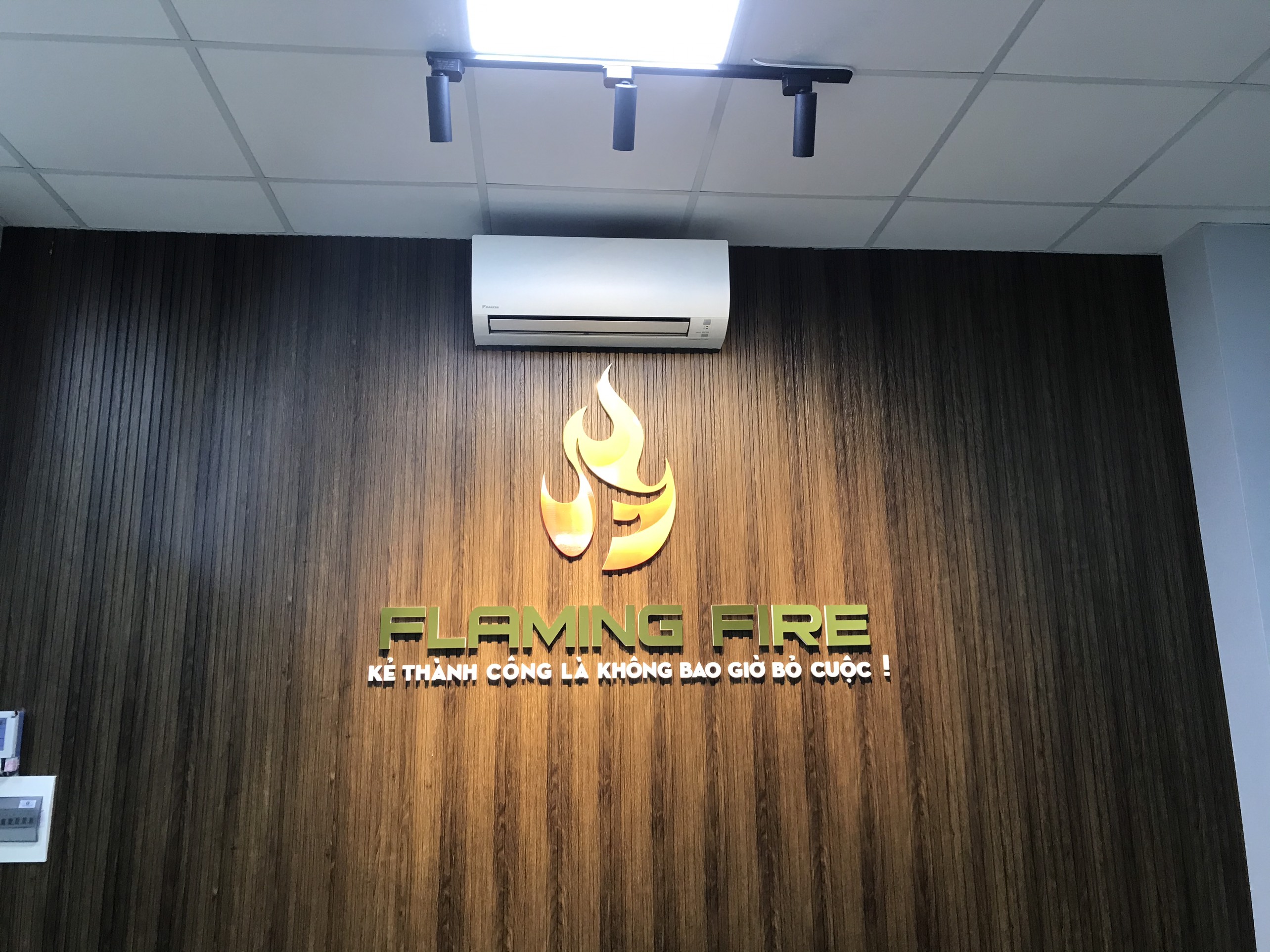 Làm Logo Backdrop Văn Phòng