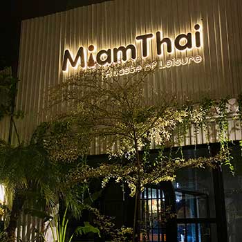 Biển Chữ Nổi Sáng Chân